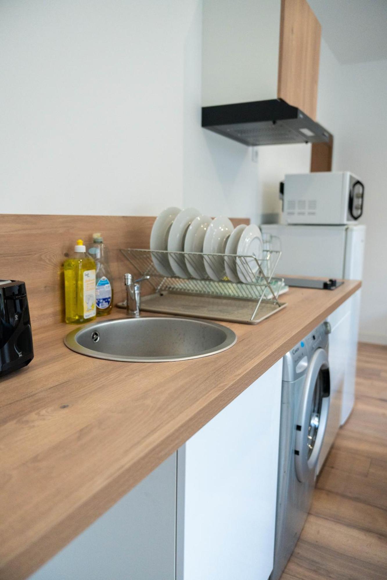 Yellow Home Fougères エクステリア 写真
